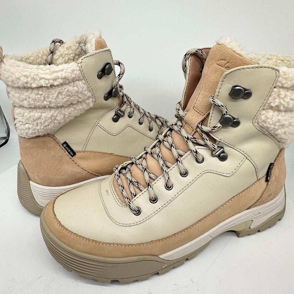 Clarks ATL Hike Top Gore-Tex Cream Leather Boots Fur Trim Collar Size 9.5